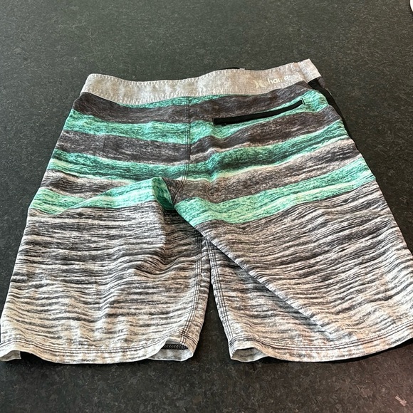 Men’s HURLEY SHORTS - Picture 4 of 4